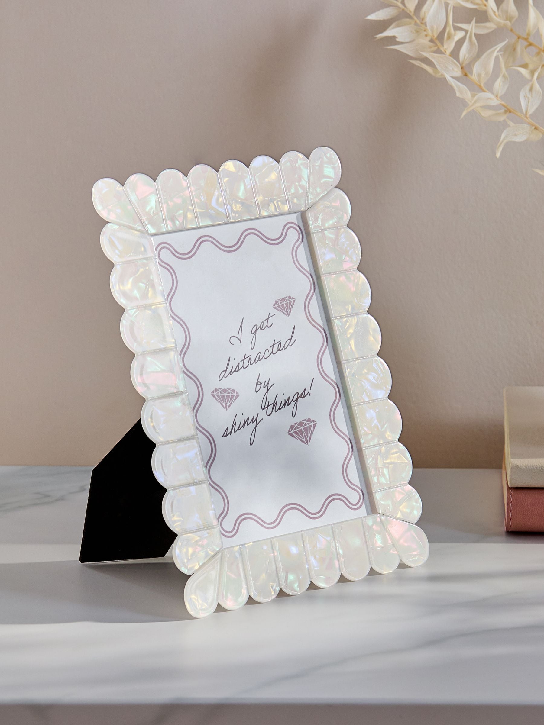 Pearlescent Scallop Photo Frame