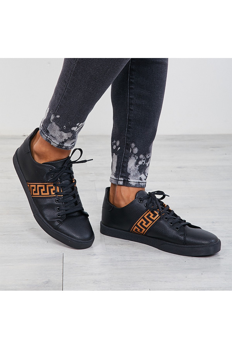 Baskets noires avec bande à motif grec