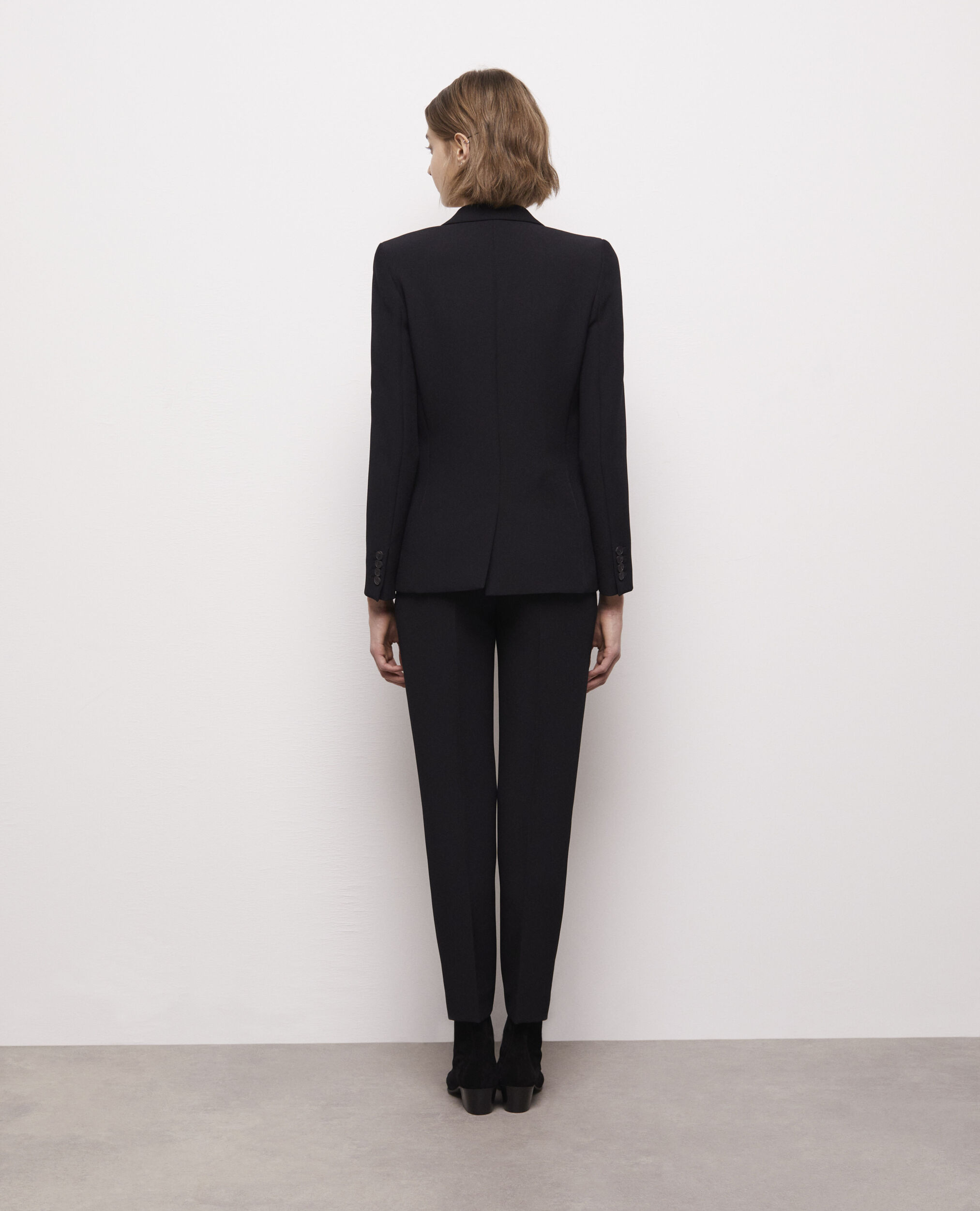 Veste de costume en crêpe noire