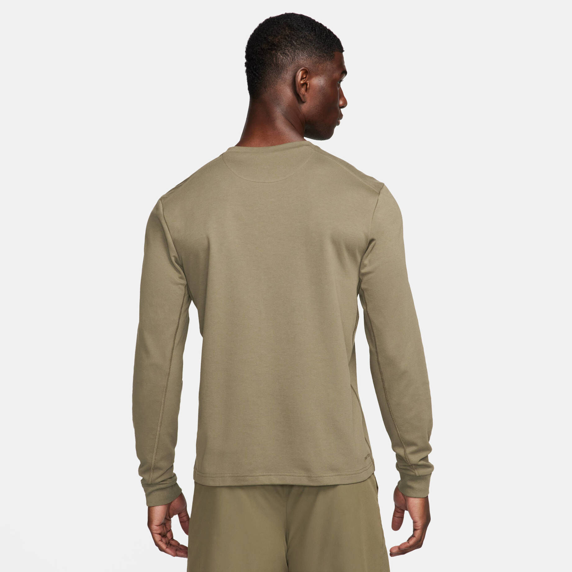 Nike| Herren Trainingsshirt PRIMARY Longsleeve Dri-FIT