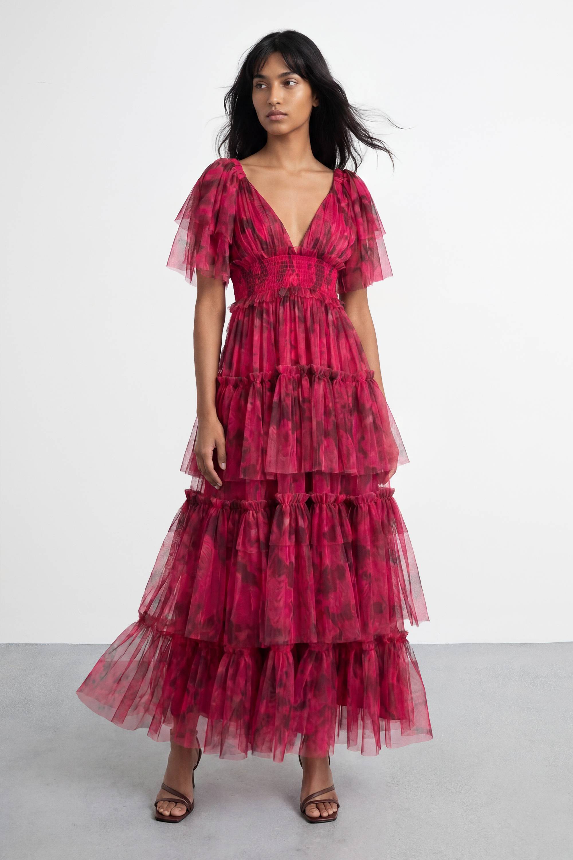 Warehouse Robe Maxi À Volants En Tulle Fleuri Avec Décolleté Plongeant Et Manches Papillon