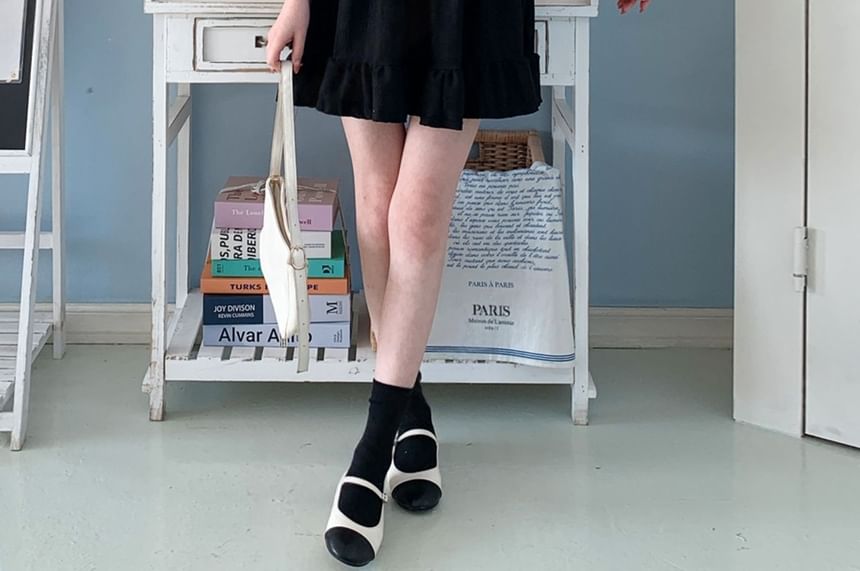 SeoulPop - Spaghettibandjes effen mini-jurk