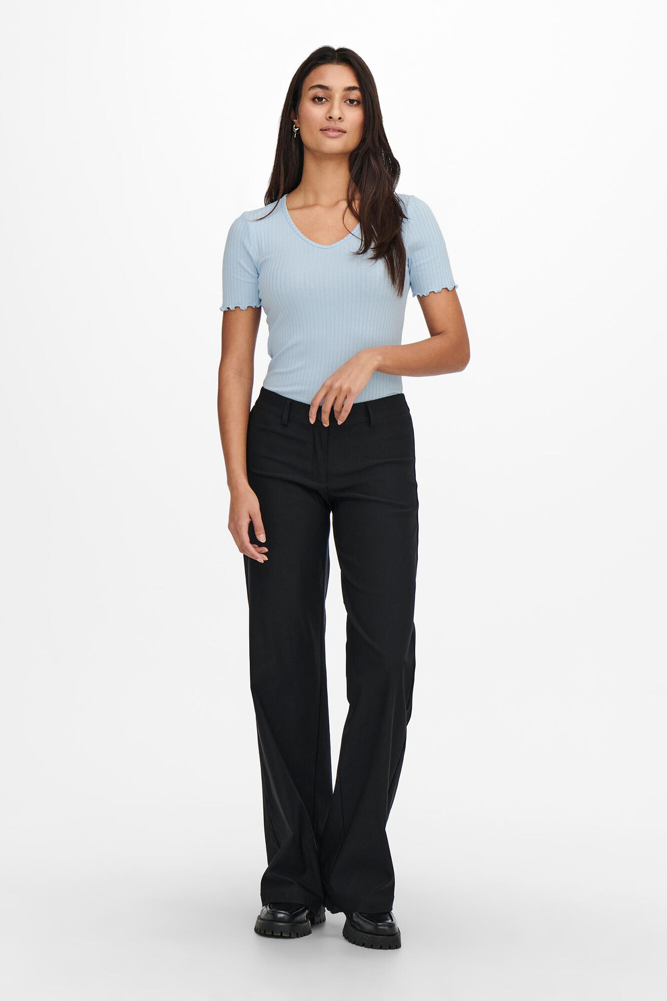 Blusa de manga curta com decote em V