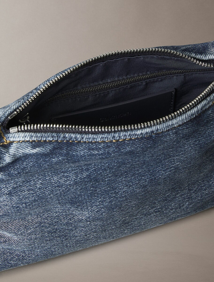 CALVIN KLEIN<br>Bolsa de ombro em jeans, com 2 alças de ombro