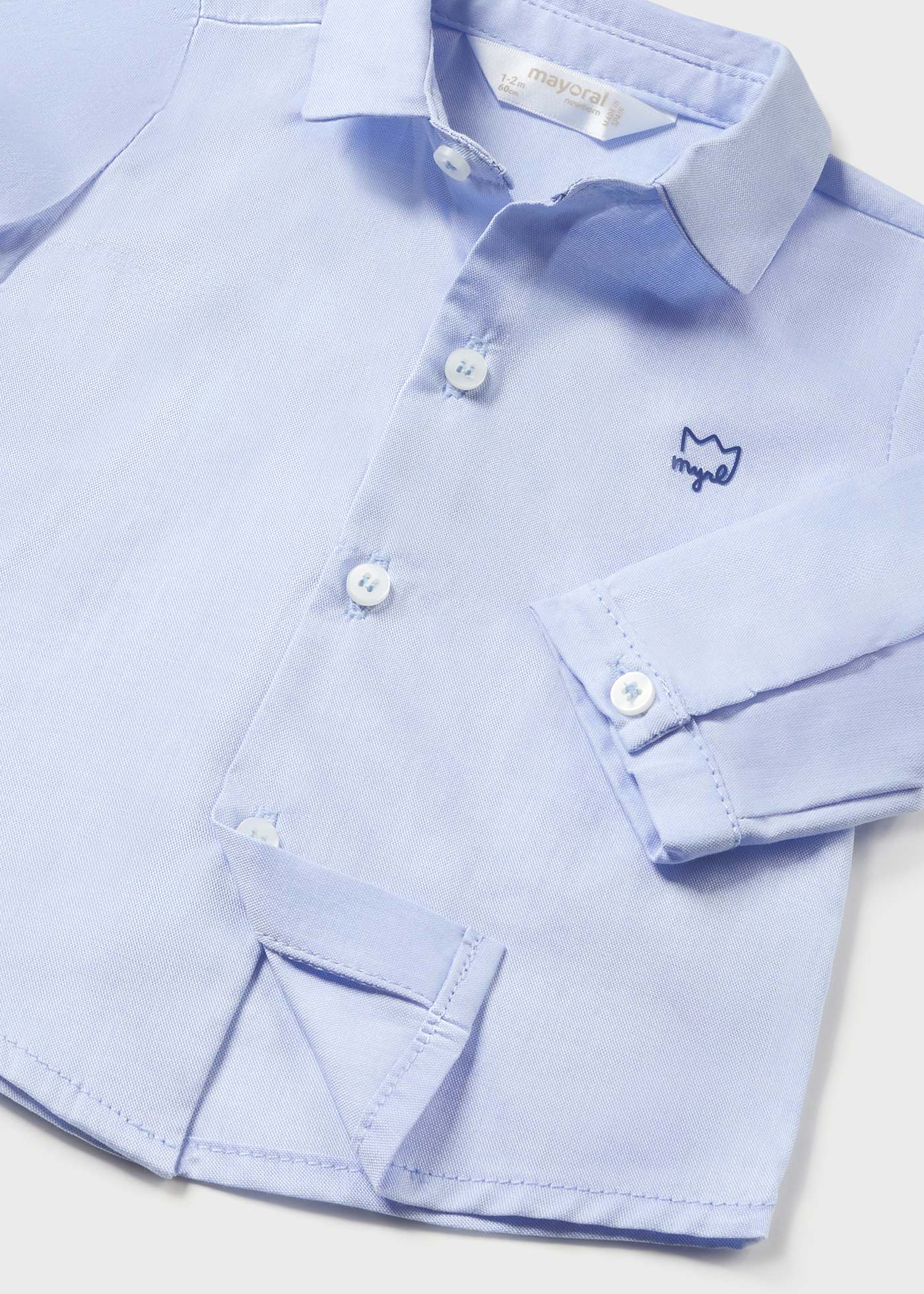 Camisa de recém-nascido com gravata borboleta