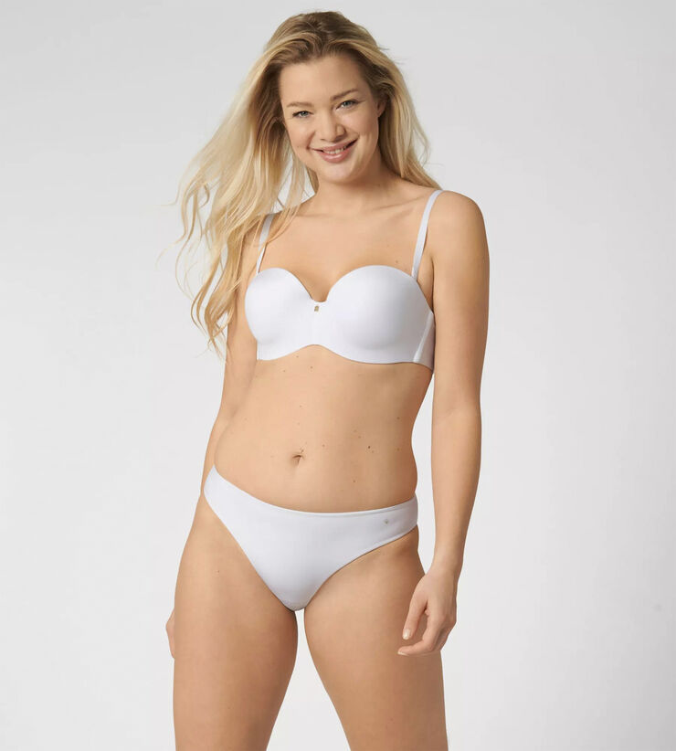 Triumph Body Make-Up Essentials Tai White