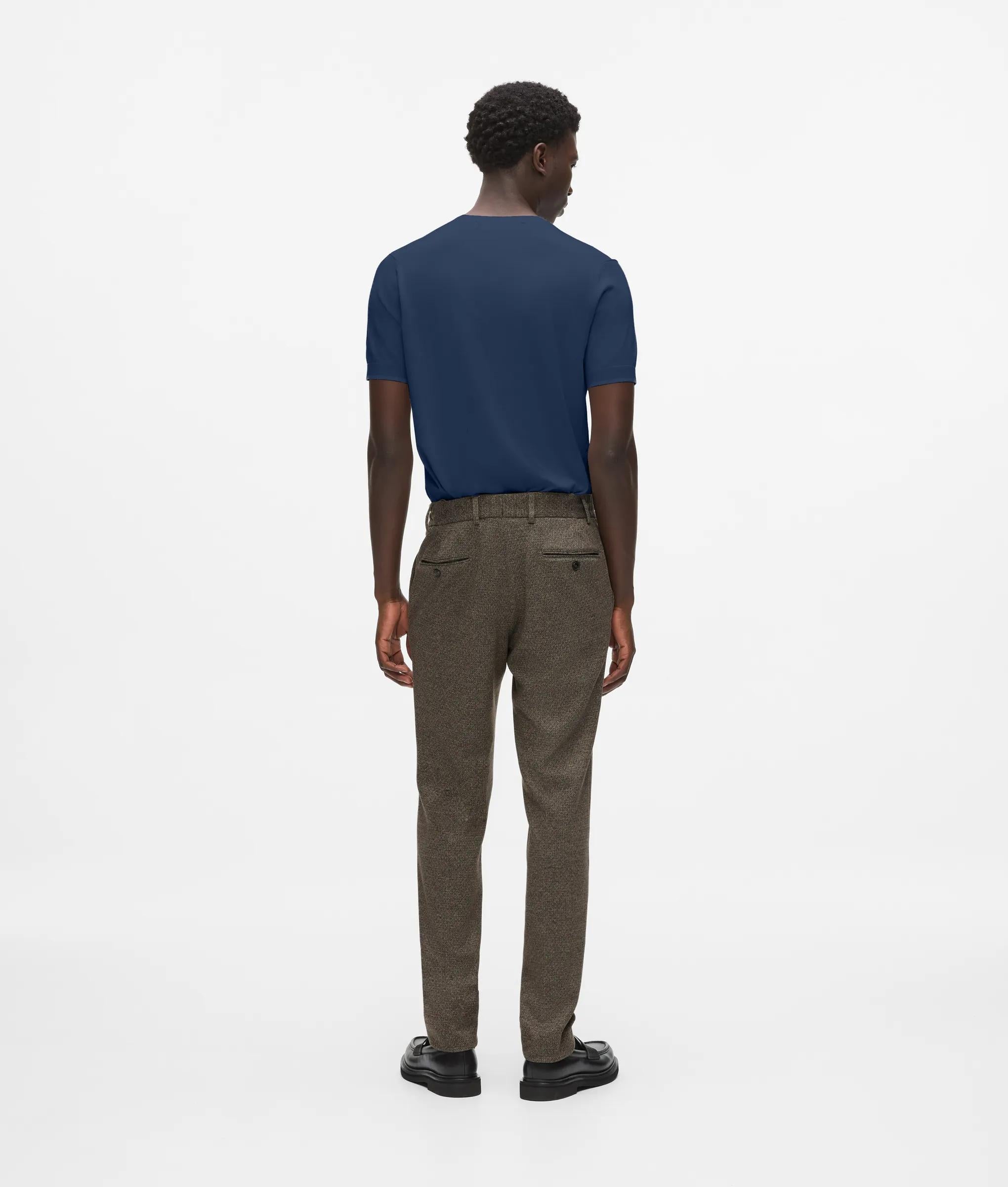 Op maat gemaakte broek met een slim-fit pasvorm