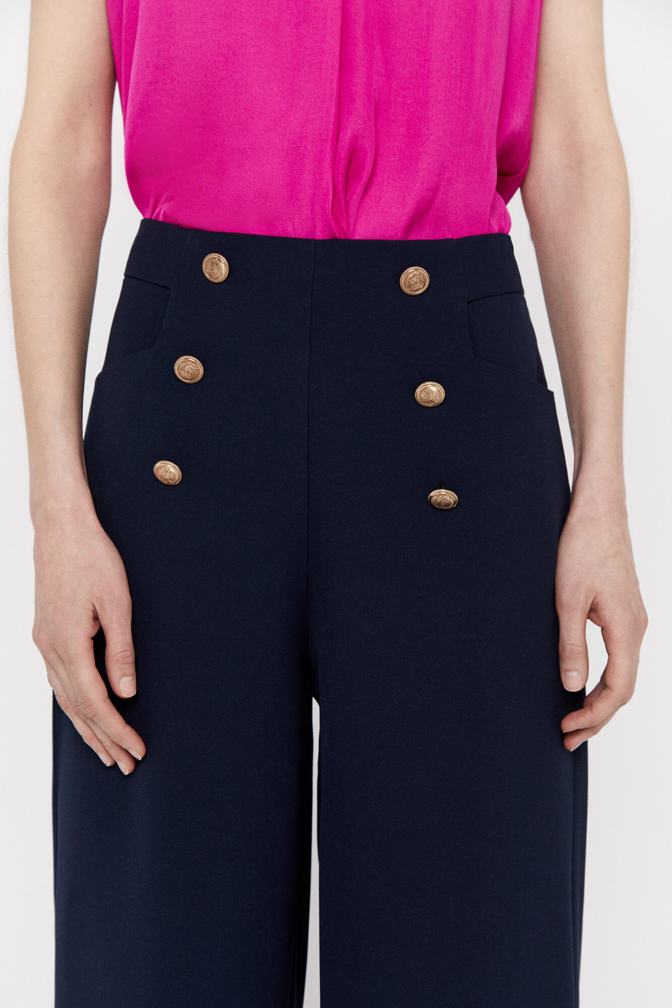 Calça cropped com botões - Azul marinho