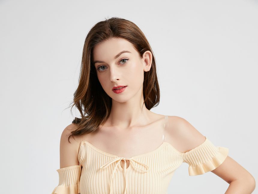 Pandaramma - Off-shoulder crop top met gerimpelde rand en strik aan de voorkant