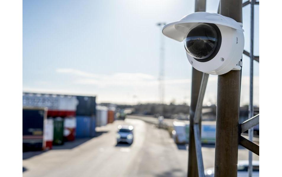 Netzwerkkamera Q3628-VE<br>Hochentwickelte Dome-Kamera mit 8 MP und Ferneinstellung
