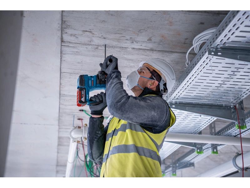 Bosch Professional Bohrhammer GBH 18 V-22 PROFESSIONAL Akkubetriebener Bohr- und Meisselhammer mit SDS-plus-Werkzeugaufnahme