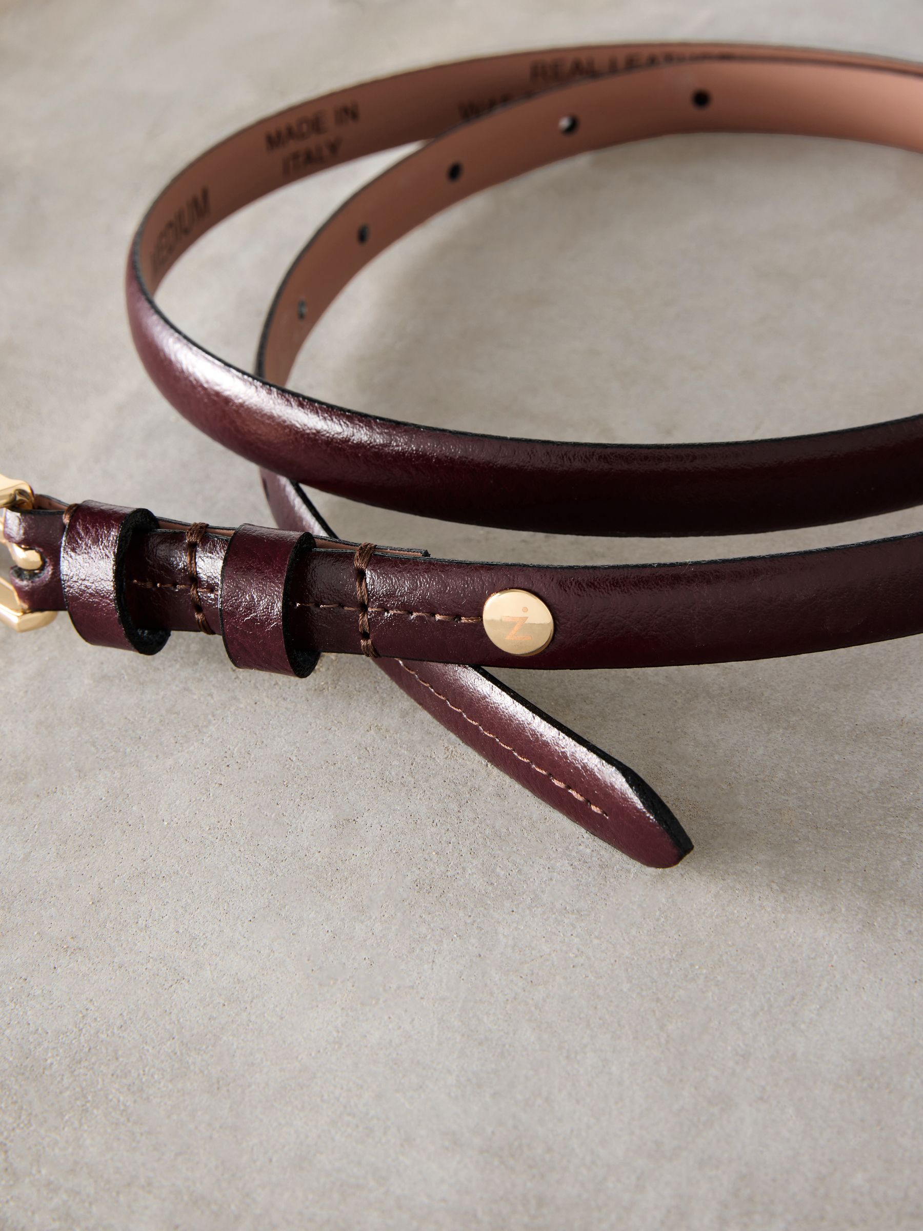 Bessenrood - N. Premium skinny Made In Italy leren riem