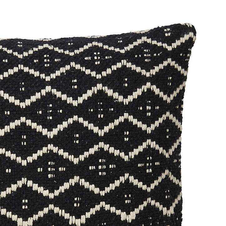 Coussin chevron Blooma Denia noir et blanc 45 x 45 cm