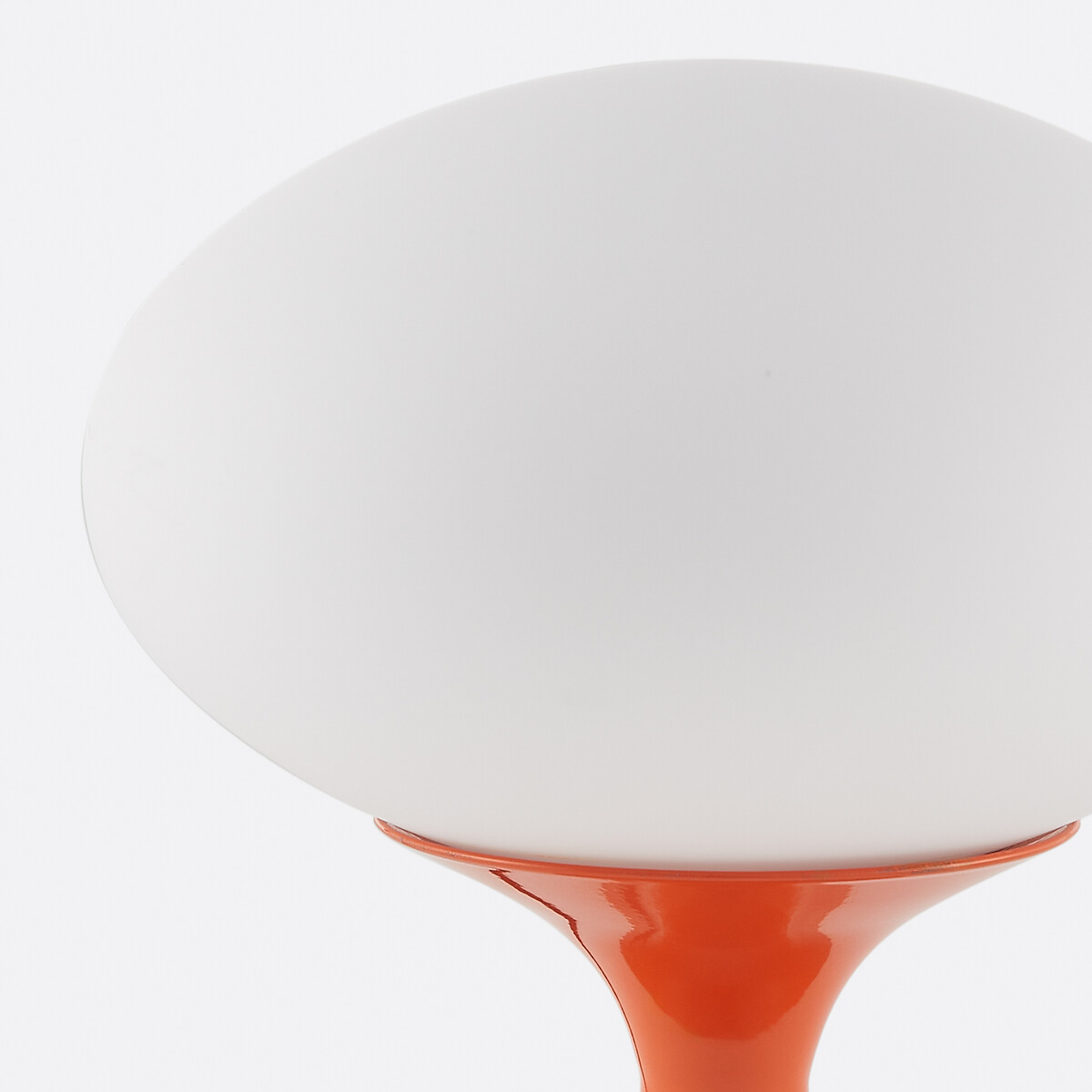 LA REDOUTE INTERIEURS<br>Candeeiro de mesa em vidro opalino e ferro Merisa