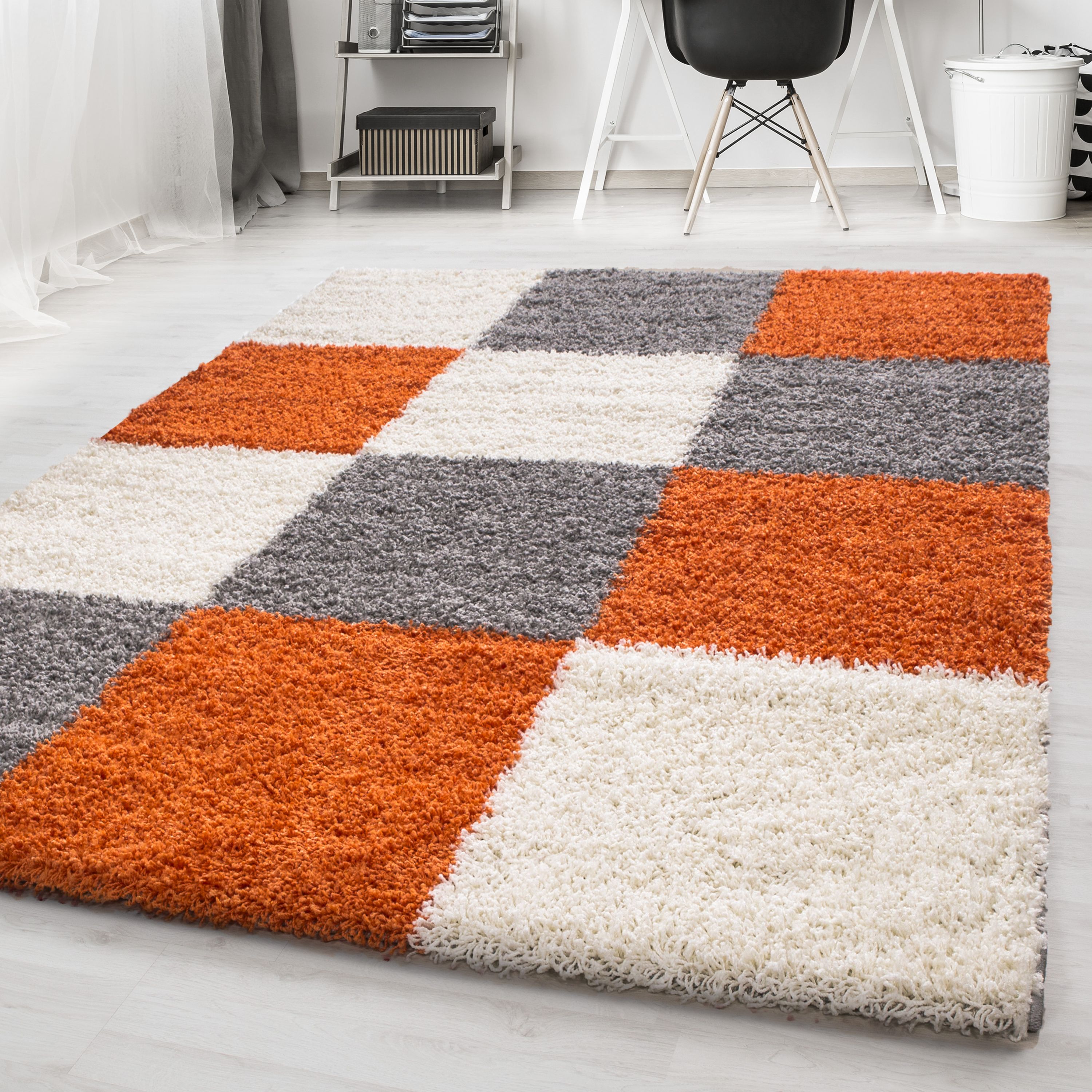 Stilvoller Hochflor-Teppich mit zeitgemäßem Karo-Muster, Shaggy-Teppich