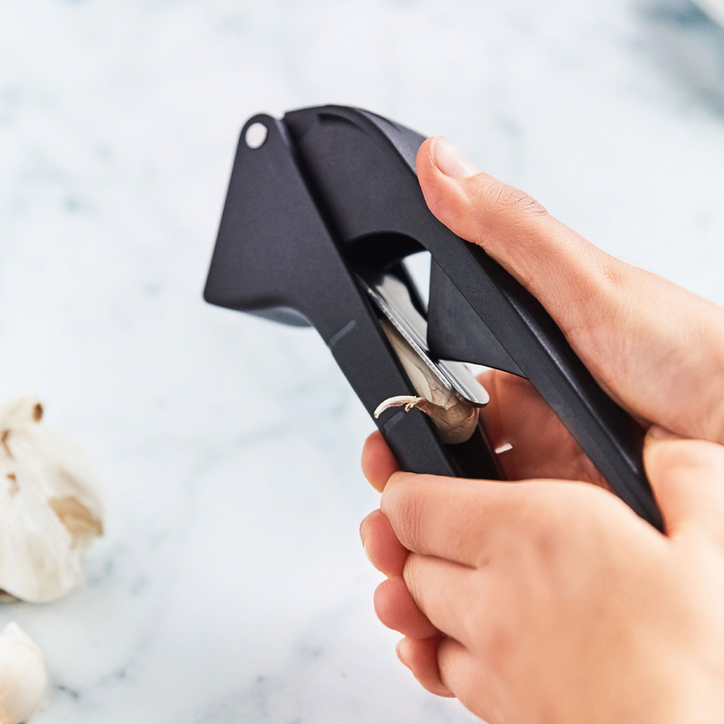 Knoblauchpresse Knoblauch und sogar Kräuter ganz einfach verarbeiten