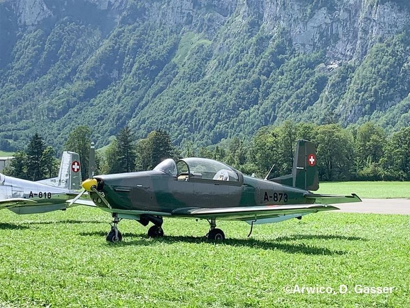 ACE Pilatus P-3 A-873 inkl. Chromständer 1:72 Massstabsmodell Metallflugzeug mit Display-Ständer
