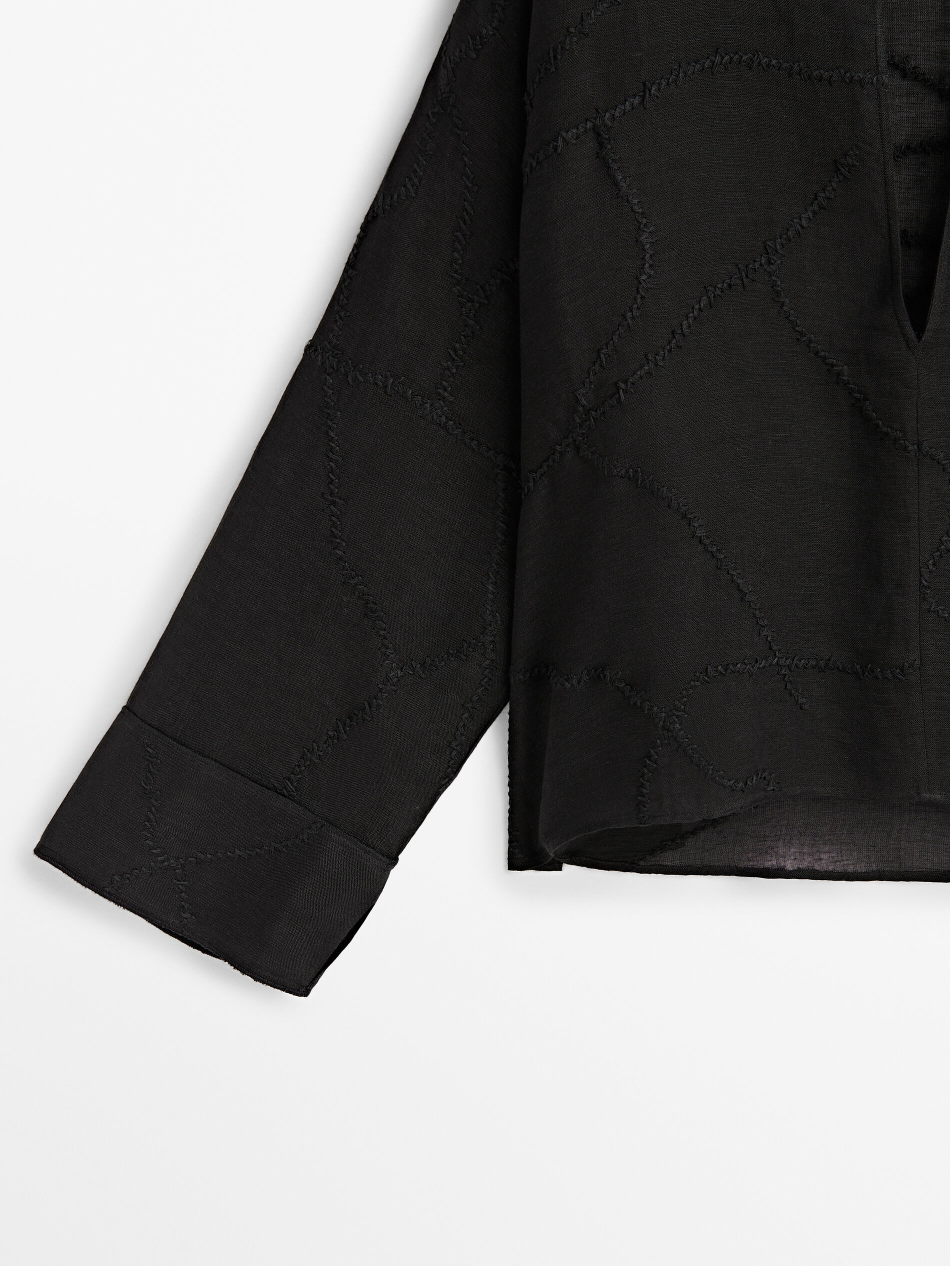 Camisa de edição limitada com detalhes bordados - PRETA