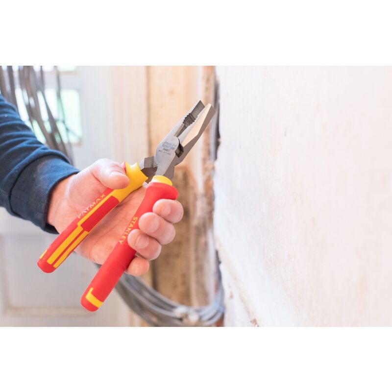 Pince universelle isolée 1000 V STANLEY® Fatmax