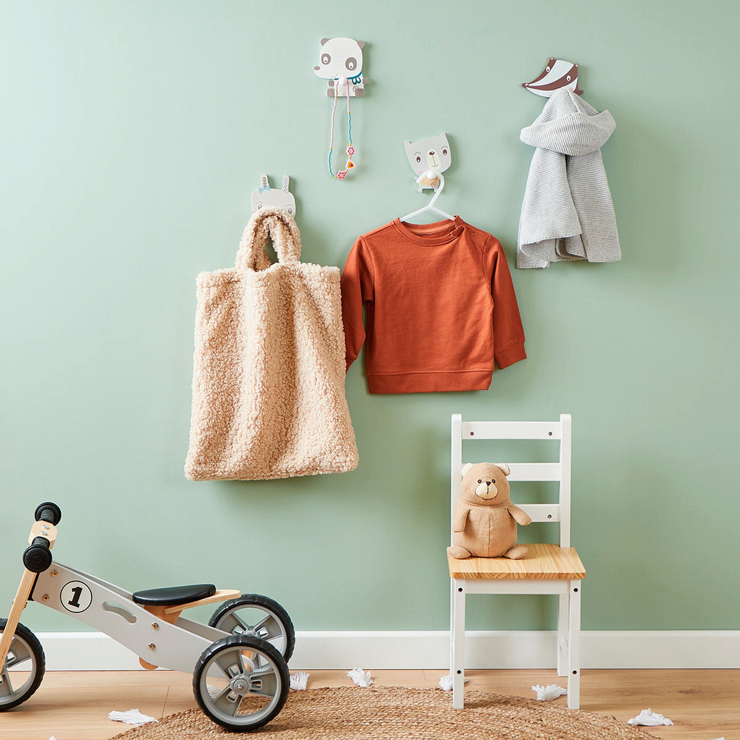 Bieco Kindergarderobe Panda Weiß