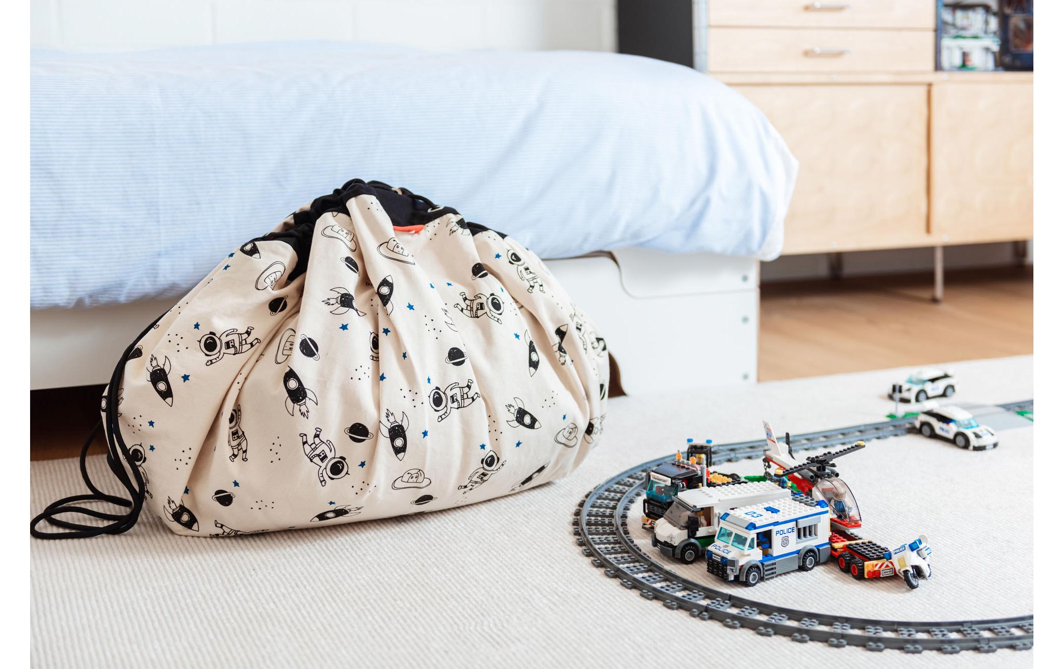 Spielzeugtasche Play & Go Space-Glow in the dark2-in-1-Funktion: Aufbewahrungssack und Spielmatte