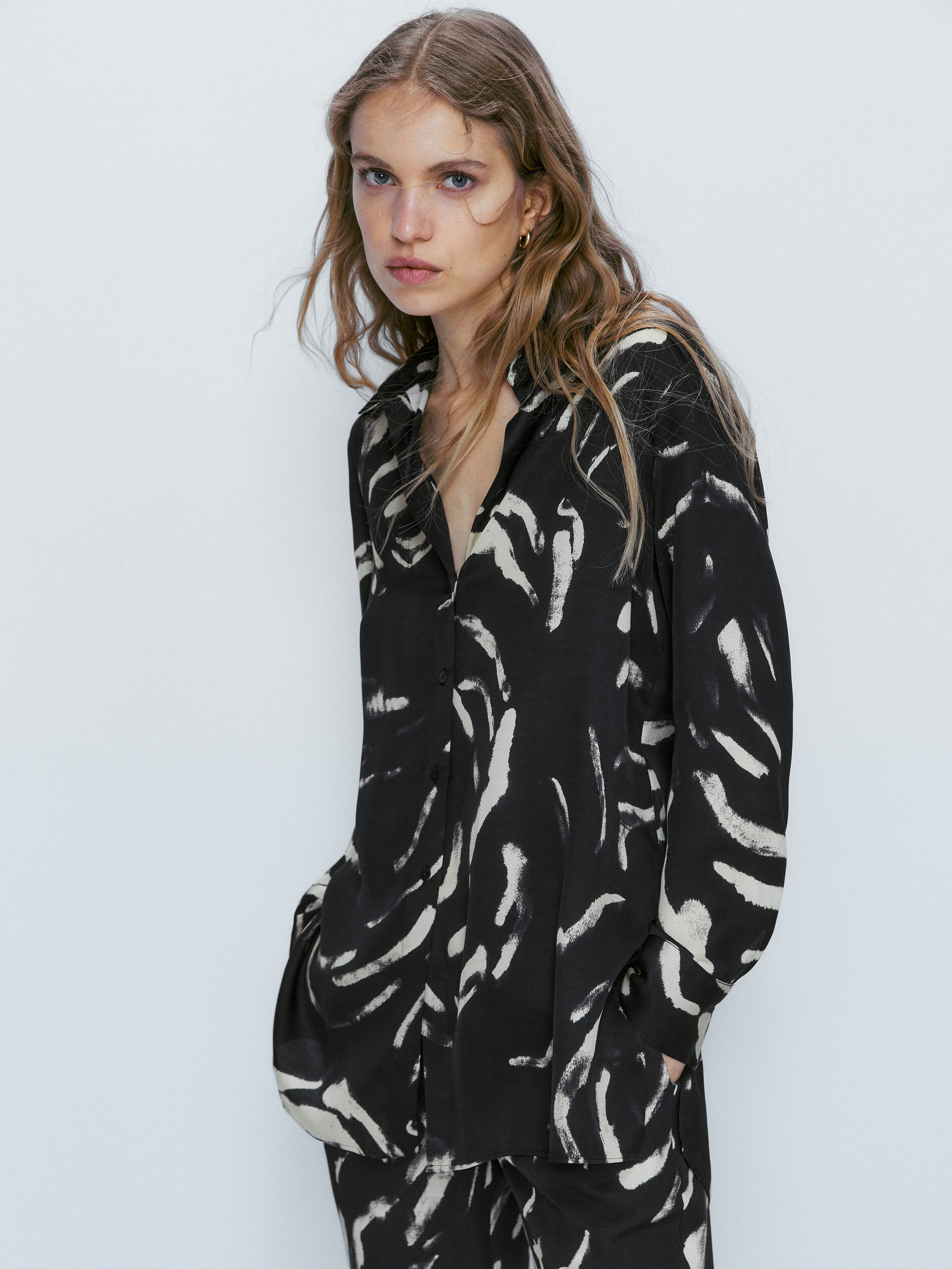 Camisa com estampa animal - PRETA