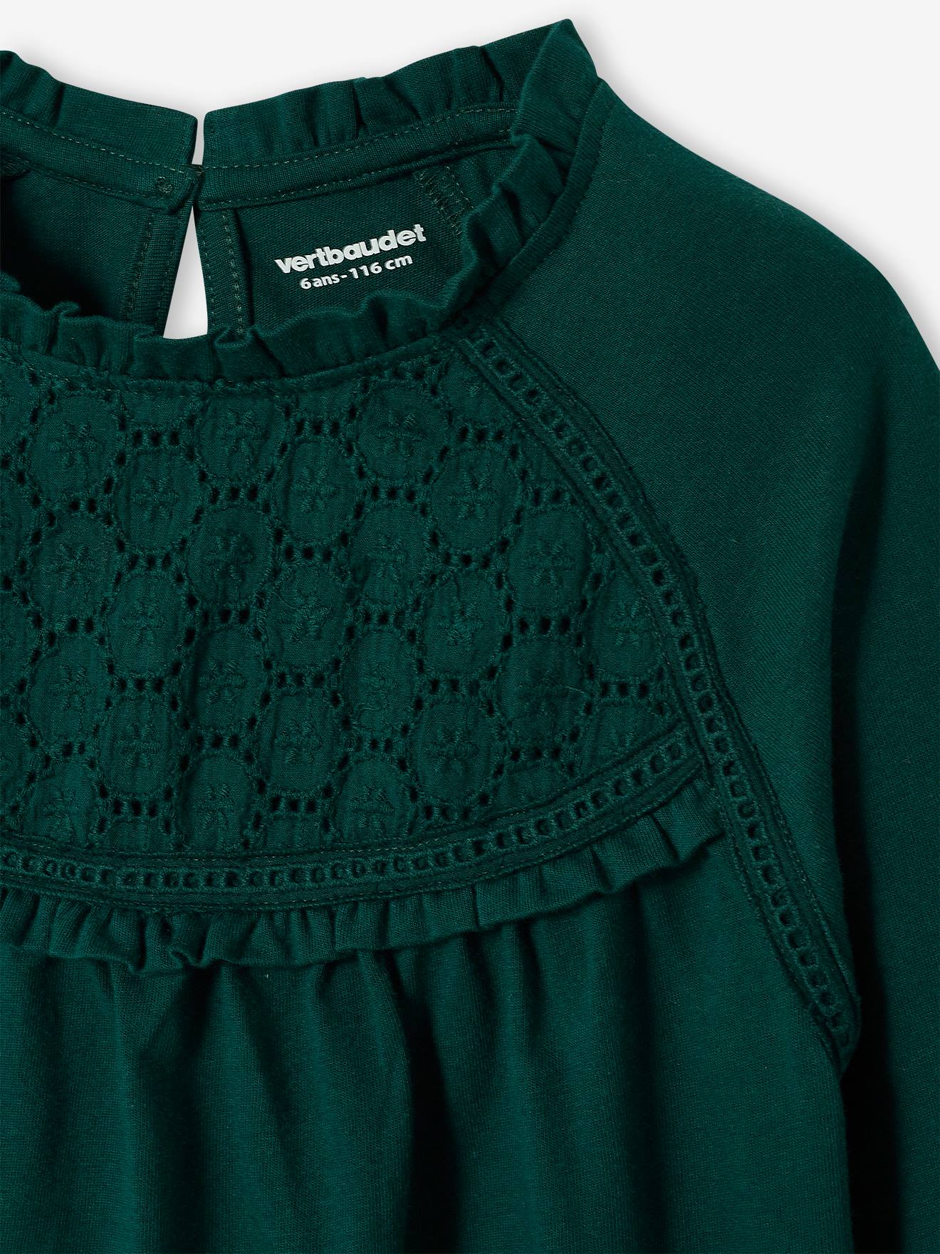 Blusa camiseta com detalhes em bordado inglês, cor cru, infantil.