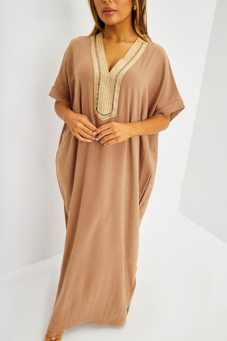 Abaya beige à broderies dorées