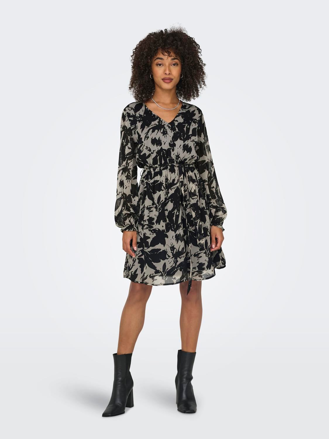 JDYISABELLA Kurzes Kleid Black