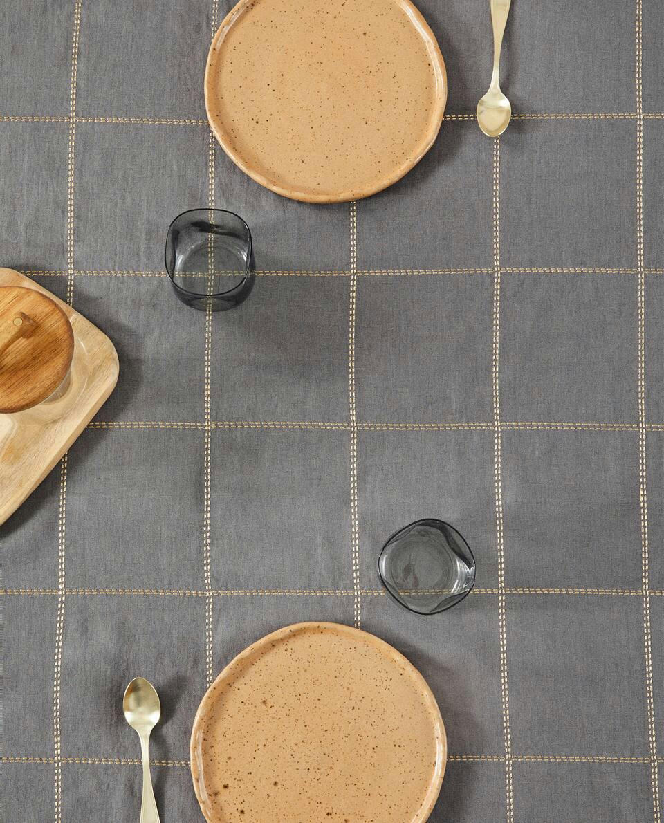 TOALHA DE MESA DE LINHO COM CORRENTE DE NATAL