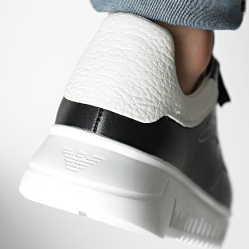 Baskets X4X264 XM670 Black Off White