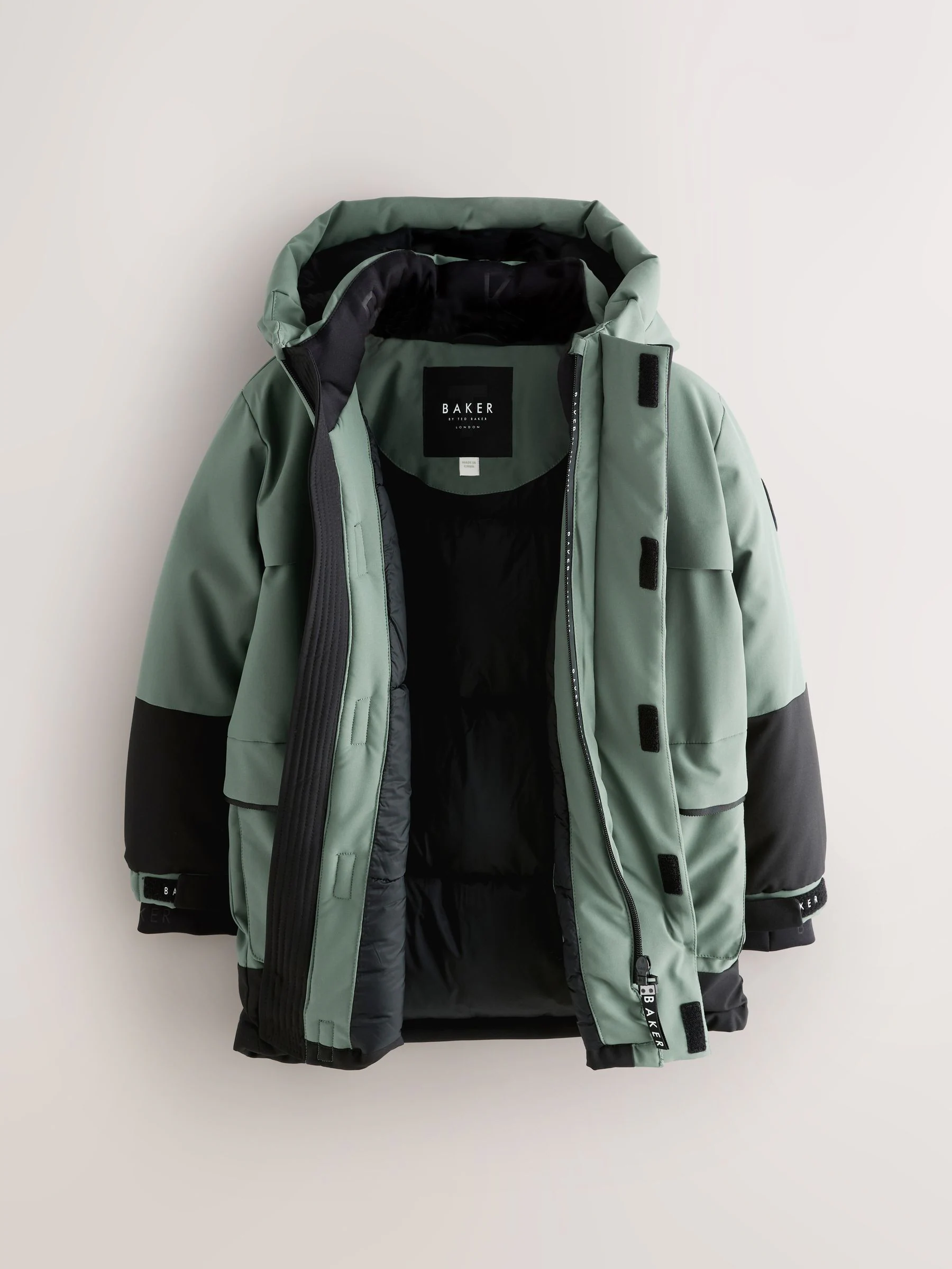 Saliegroen/zwart - Baker by Ted Baker regenbestendige colourblockparka