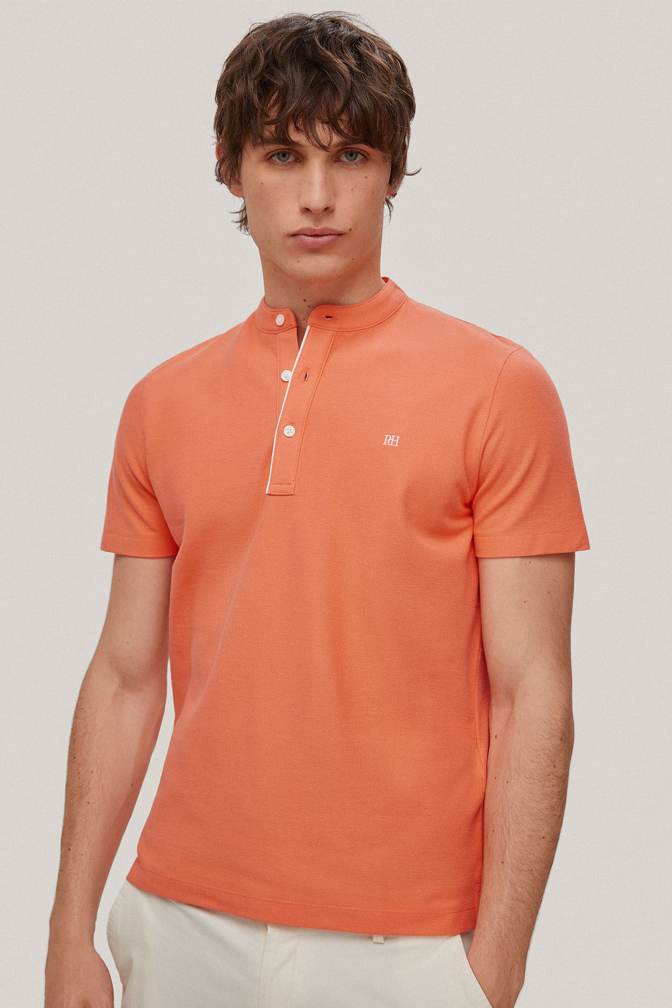 Camisa polo com gola mandarim e acabamento anti-odor - Vermelha