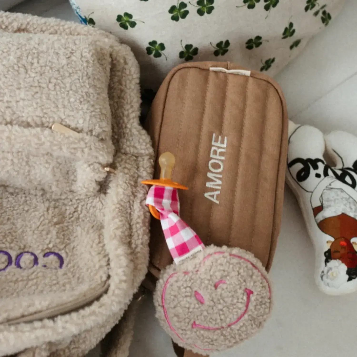 Atelier Pomme | Pacifier Cloth | Pomme | Teddy | Blowy Bubblegum
