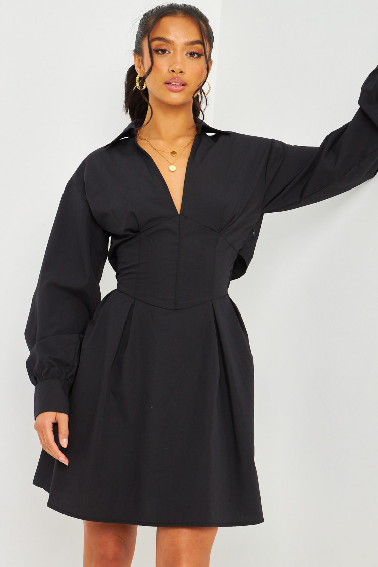 Robe noire ajourée dans le dos effet corset