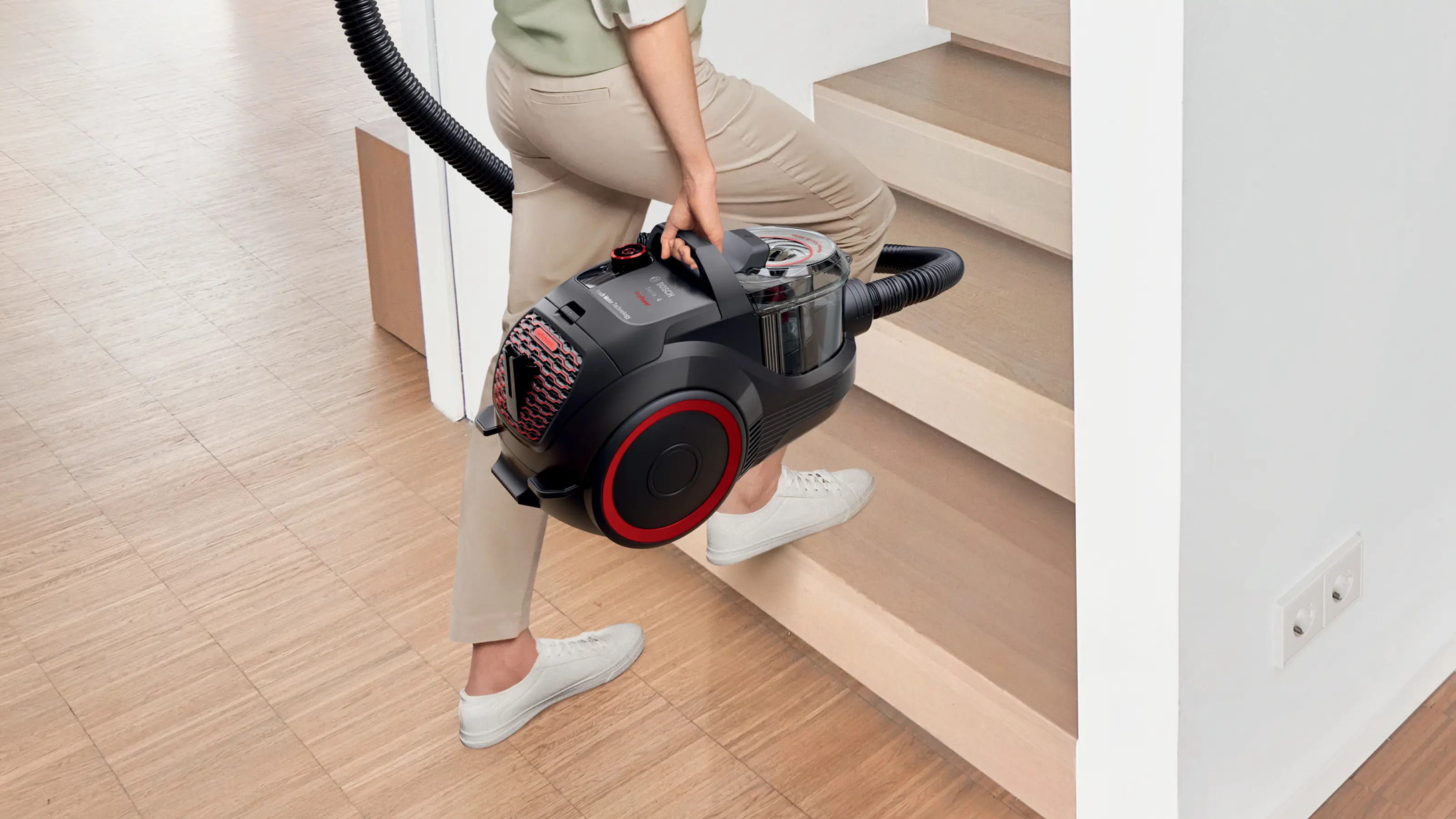 Serie 4 Stofzuiger zonder zak ProPower Zwart