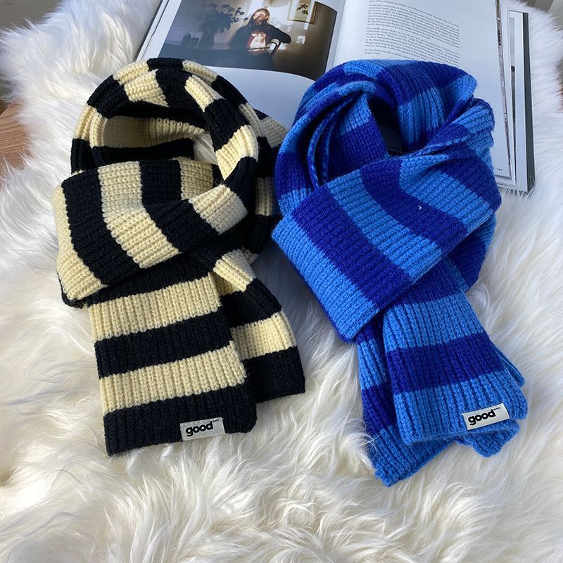 Alpha Kiss - Gestreepte gebreide sjaal