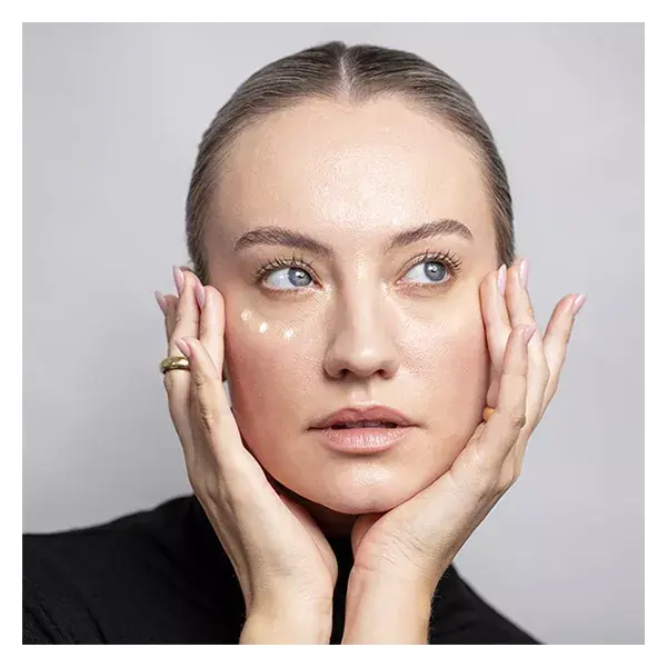 Creme para Contorno dos Olhos Antipodes com Óleo de Semente de Kiwi e Óleo de Kiwi 30ml
