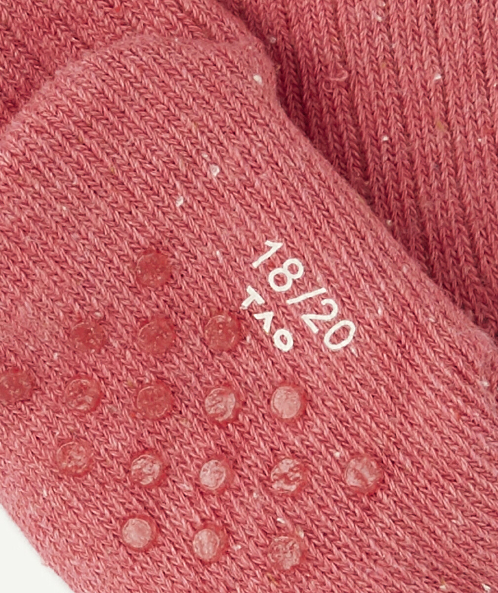 LES CHAUSSETTES ANTI-DÉRAPANTES ROSES