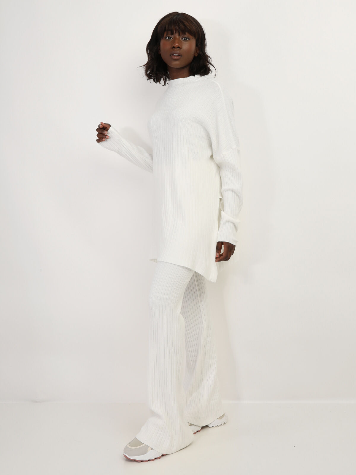Ensemble pantalon large et pull fendu en maille- Blanc
