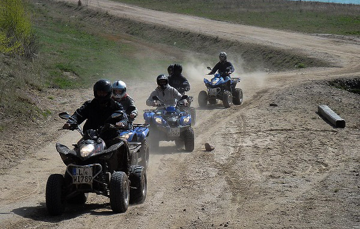Quad  fahren in Neukieritzsch: Offroad fahren als Geschenk