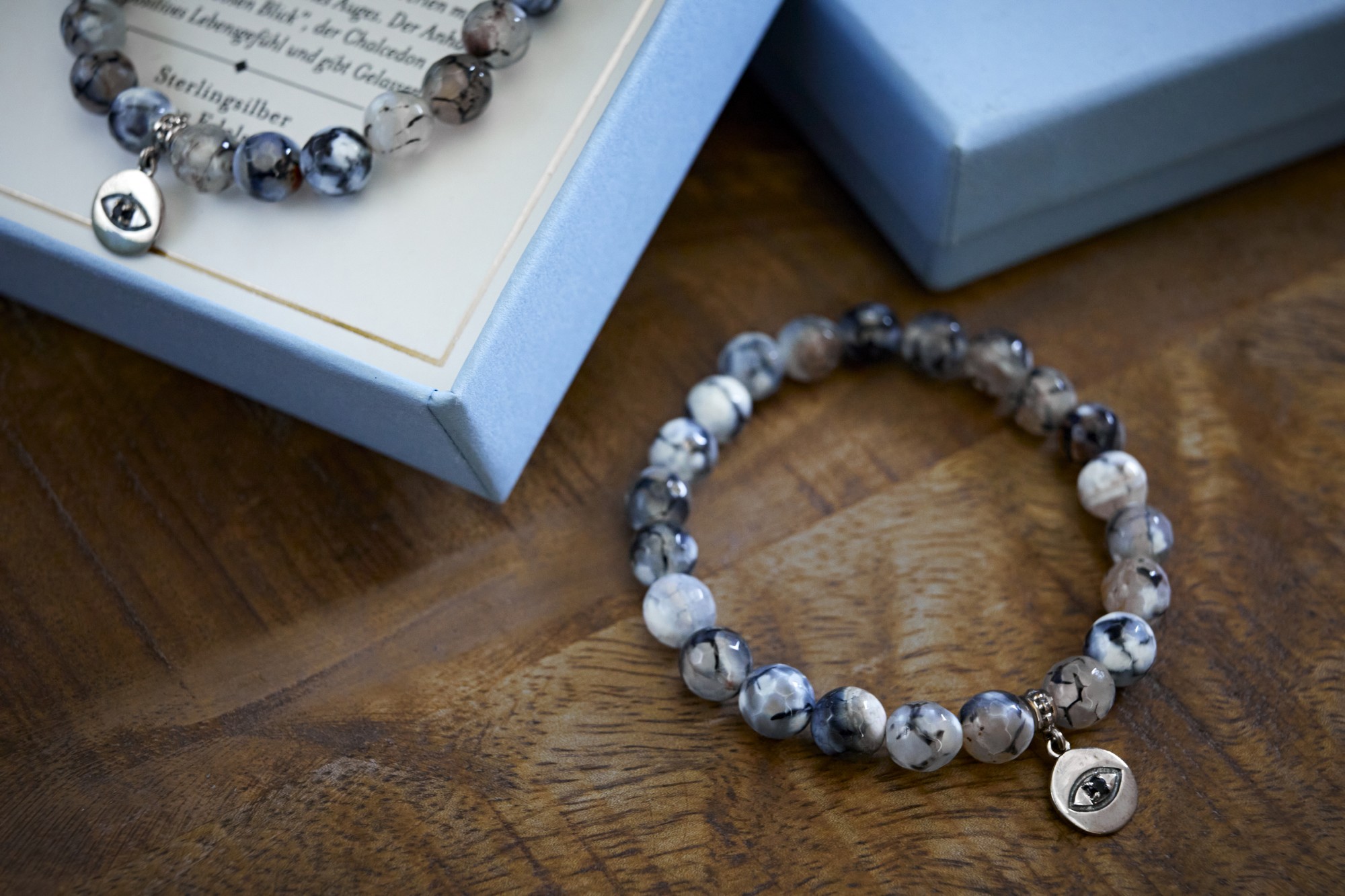 Armband 'Evil Eye', Chalcedon-Perlen und Sterlingsilber in Geschenkbox günstig bestellen