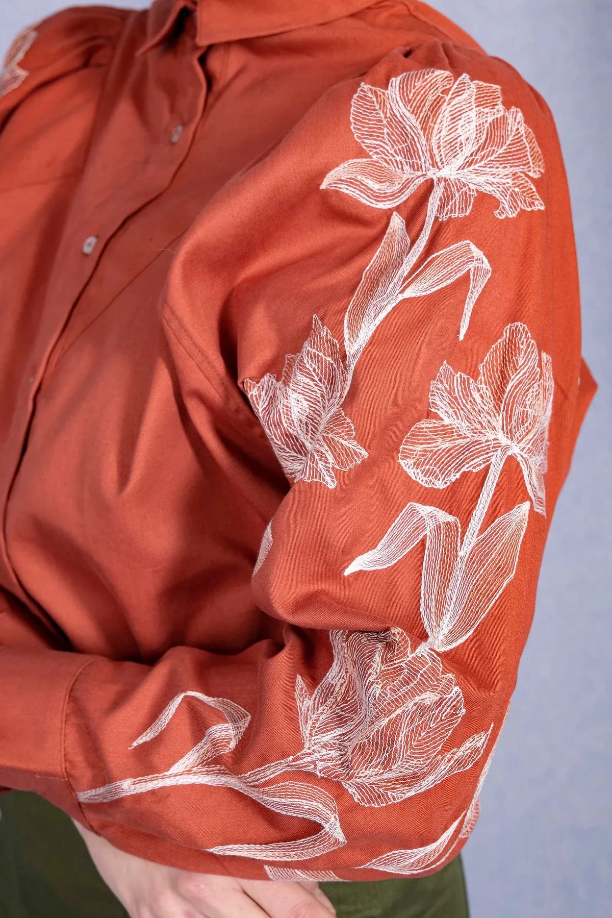 Chemise Donata Flores Misericordia