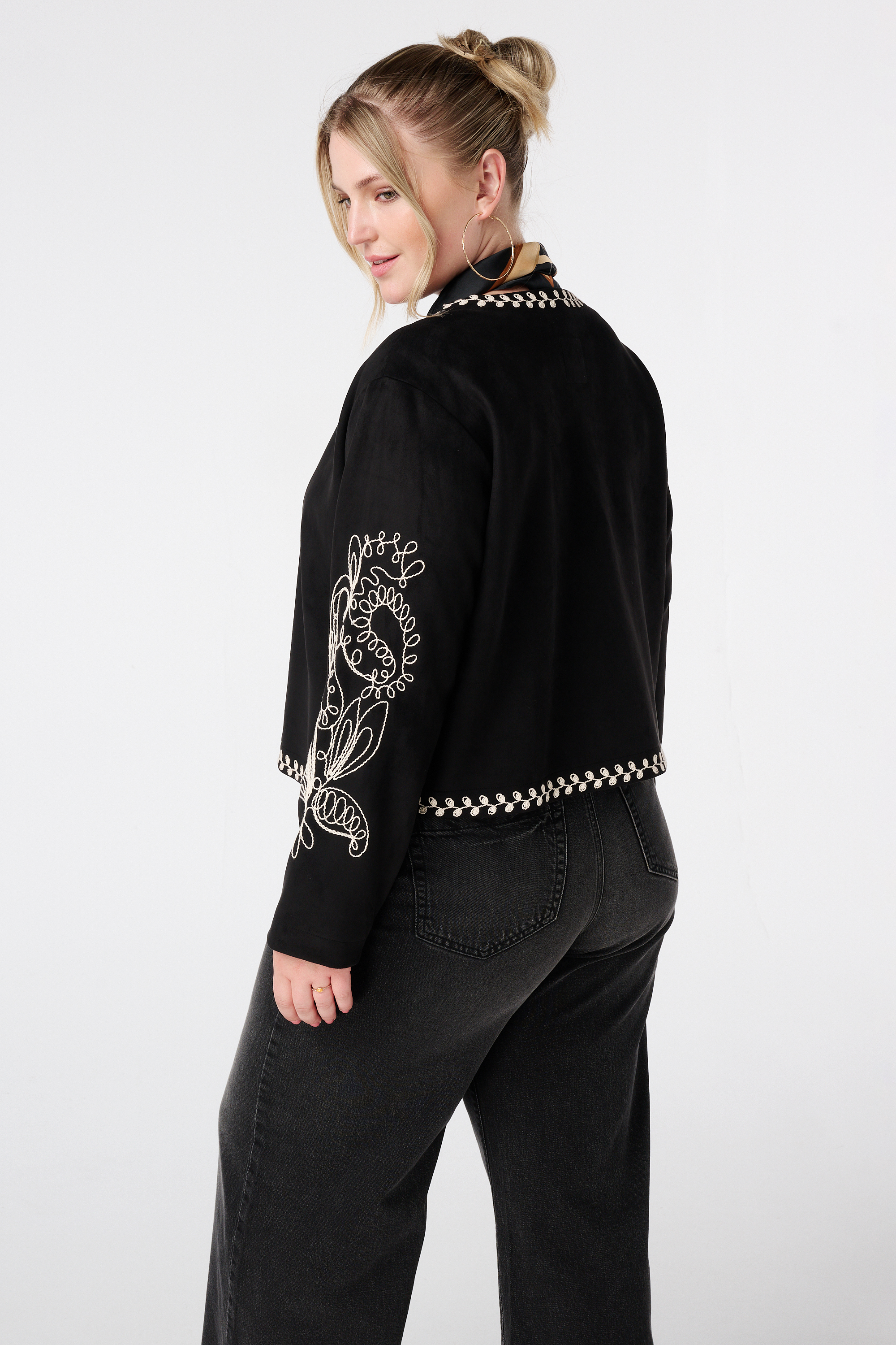 Jasje van suèdine met broderie Zwart