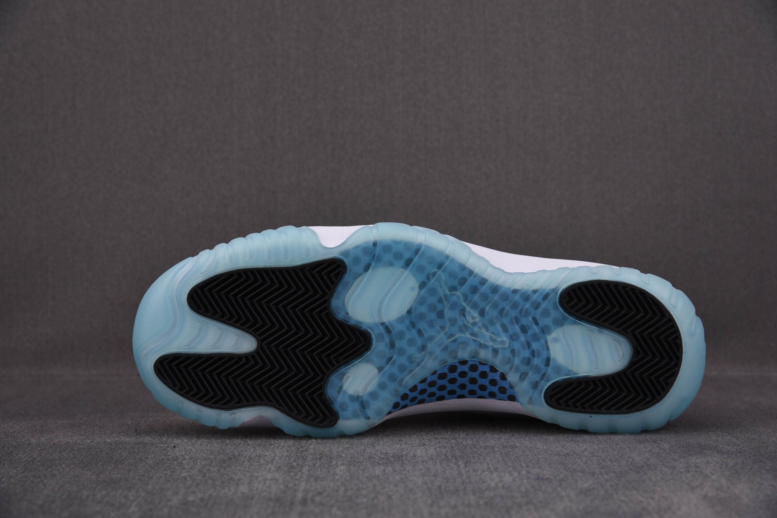 Jordan 11 Retro Legend Blue (2014)