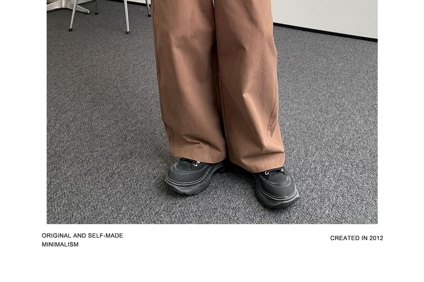 DAZO Studios - Cargobroek met rechte pijpen en effen taille, middelhoge taille