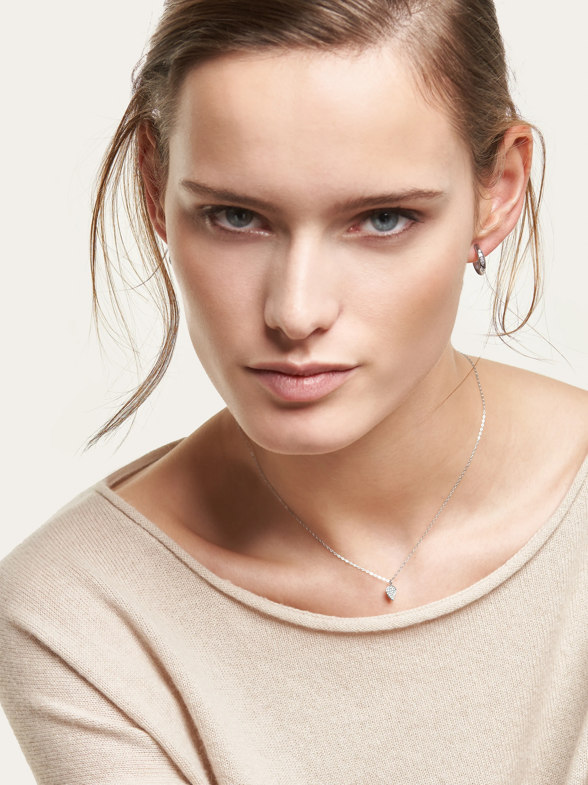 TAMARA COMOLLI Ohrringe OHRRINGE GYPSY HOOP SMALL aus 18K Weißgold mit Diamanten