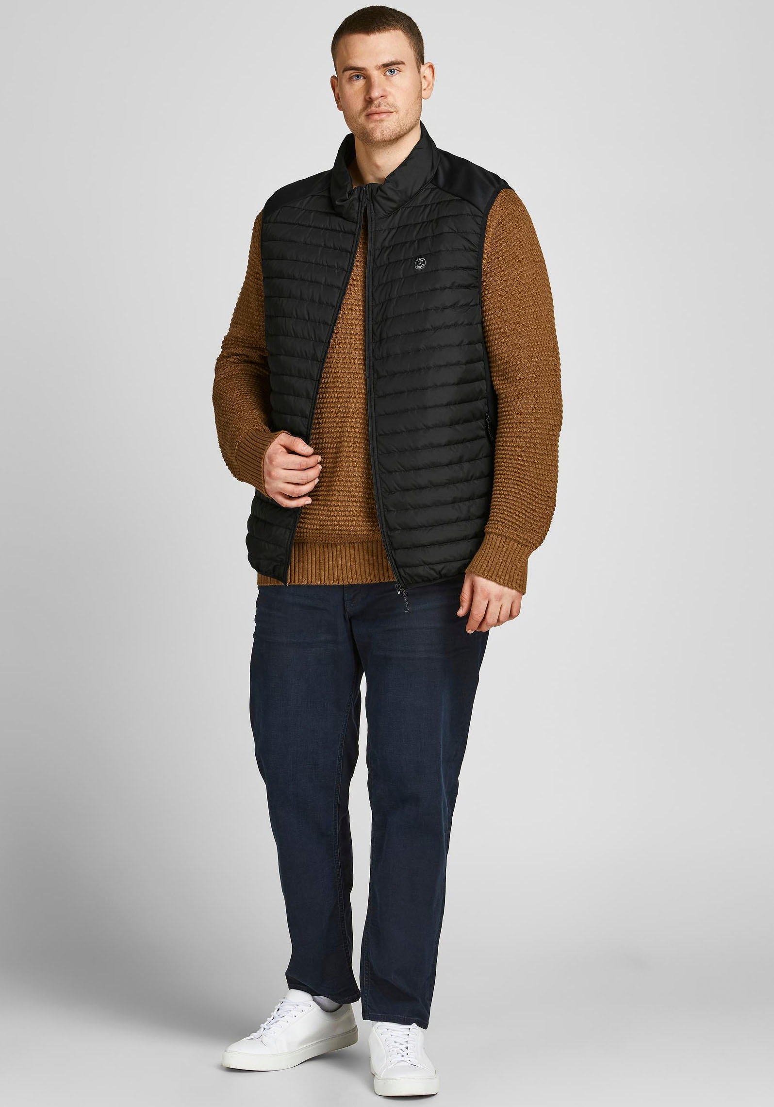 Jack & Jones PlusSize Steppweste »MULTI mit Stehkragen und normaler Form«, unifarben, modisch, regular fit, Polyester, Stehkragen