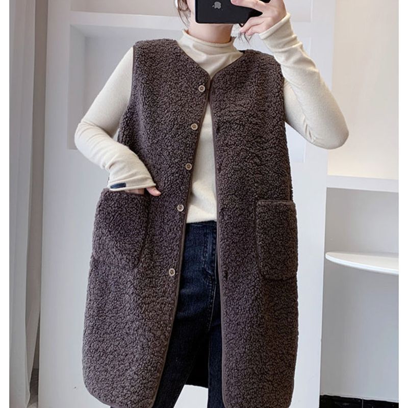 Everose - Vest met knoopjes van imitatiebont