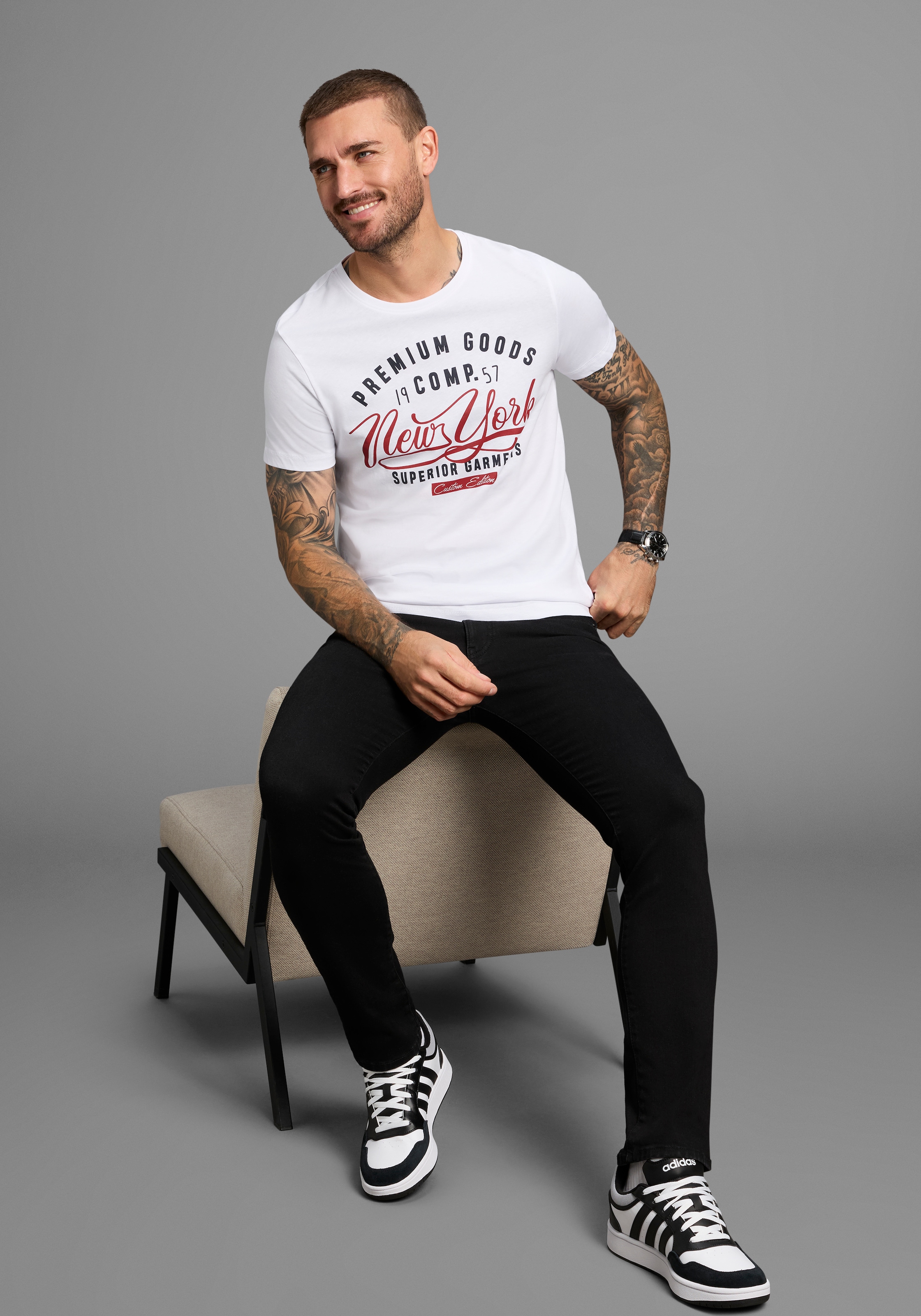 AJC T-Shirt , kurzärmelig,  schmal geschnitten,  mit stylischem Druck